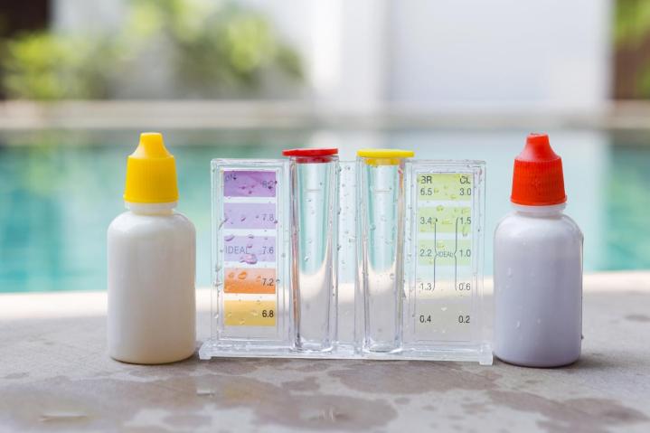Traitement de l'eau de piscine : Quand et comment utiliser les différents produits pour un résultat optimal ? Pont-Saint-Esprit